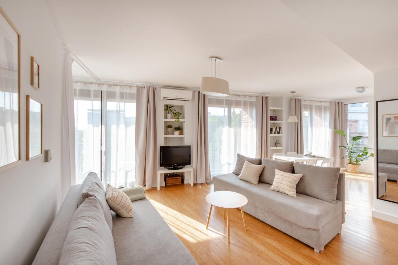 Spacious Apartment Close To Main Station / Galeria Krakowska Luaran gambar
