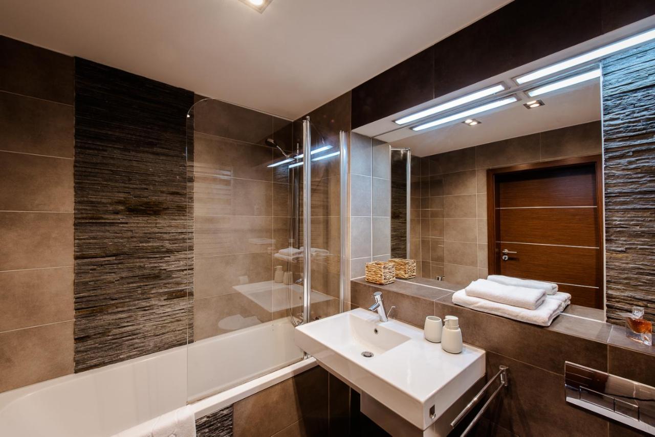 Spacious Apartment Close To Main Station / Galeria Krakowska Luaran gambar